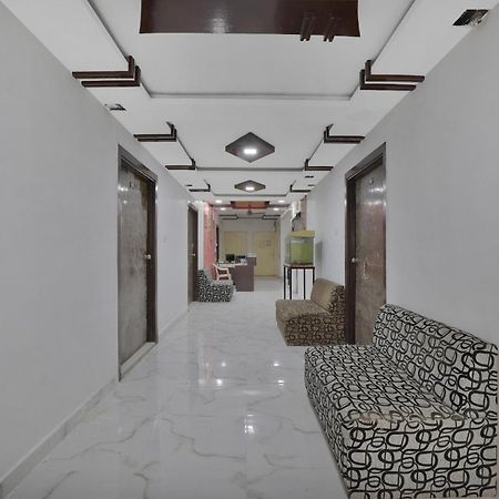 OYO Flagship 83069 Hotel Rudra Palace Ahmedabad Exteriör bild