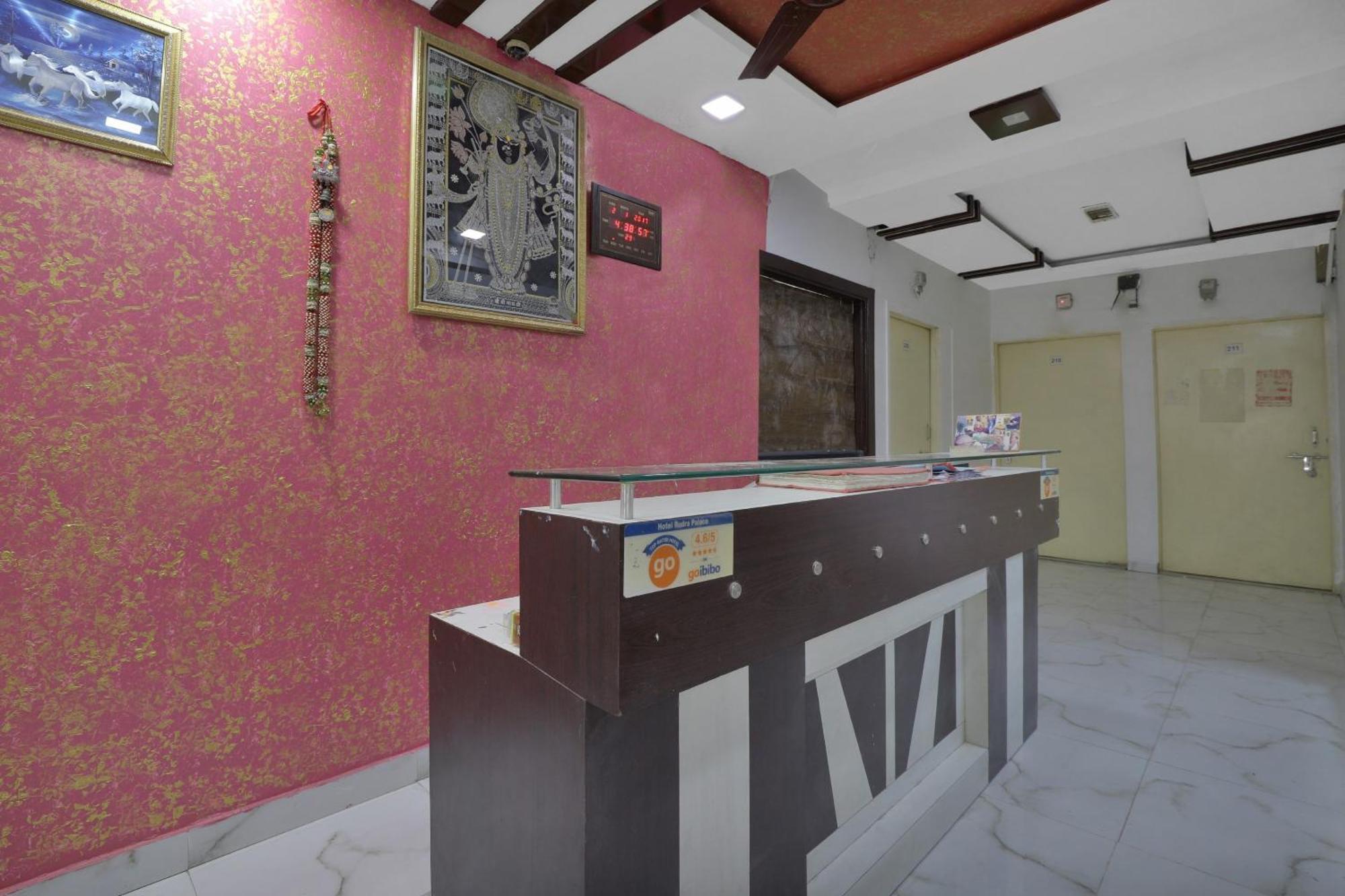 OYO Flagship 83069 Hotel Rudra Palace Ahmedabad Exteriör bild